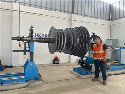 PHW-30T Mesin Penyeimbang Rotor Generator Gabungan Universal Mesin Penyeimbang Turbin